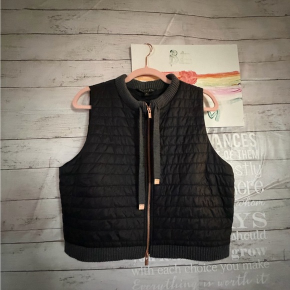 ATHLETA Black Puffer Tioga Cropped Vest Lined Full Zip Size M 350891 - Picture 8 of 10